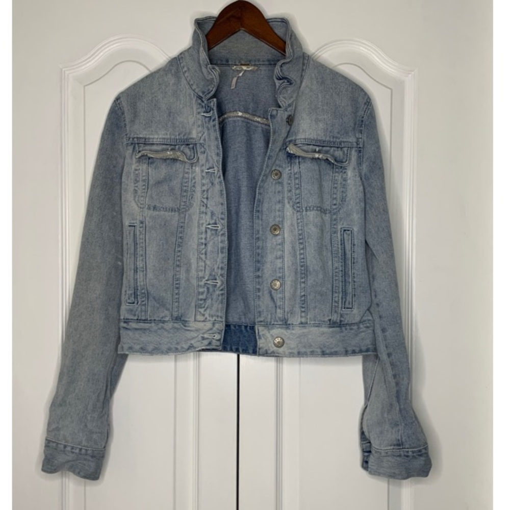 🍄Free People Jean Jacket🍄
